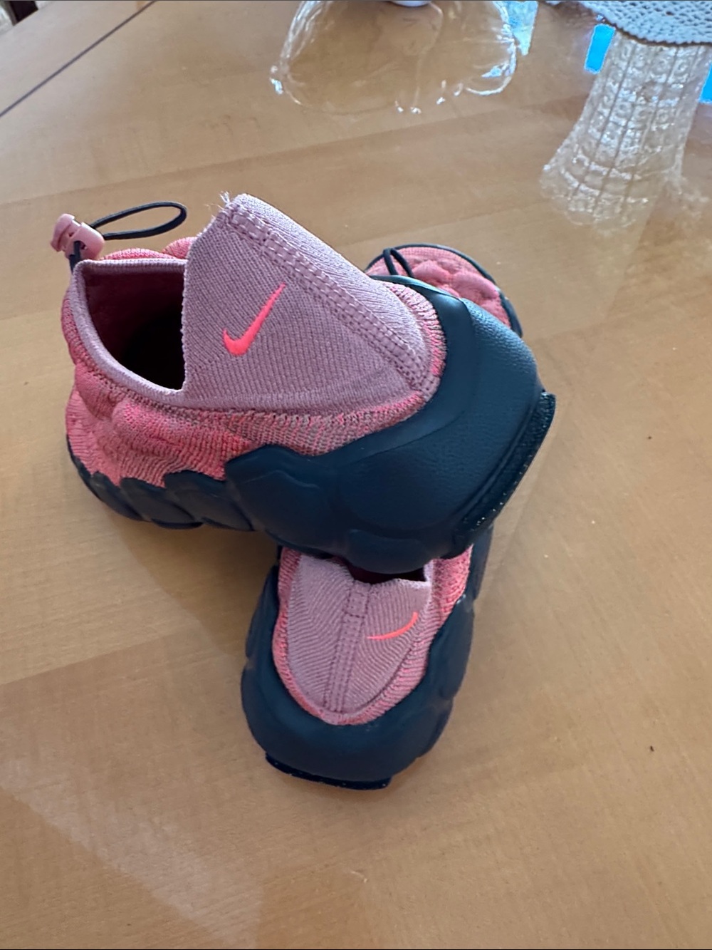 Nike women Coral Pink Slip-On Knit Sneakers with Black Sole size 8 - Picture 8 of 12